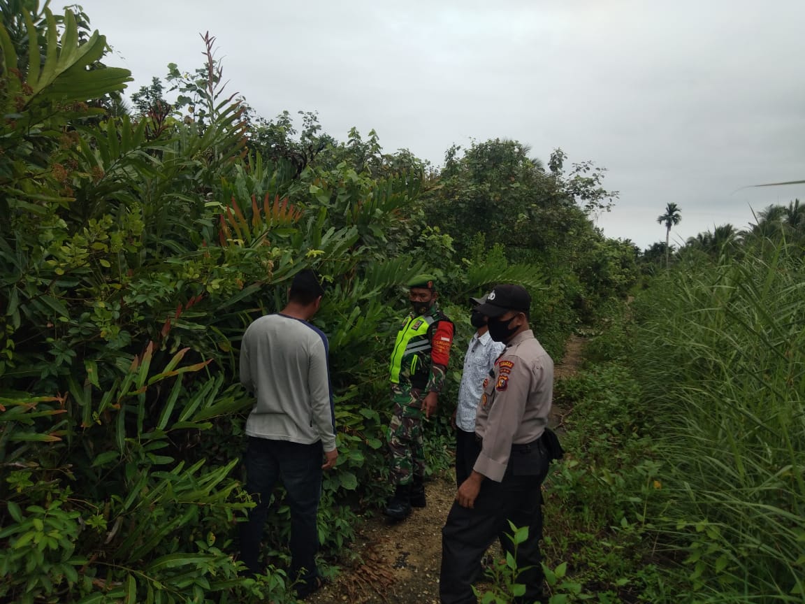 Babinsa 04/Kuindra dan Anggota Polsek Kembali Lakukan Patroli Karhutla