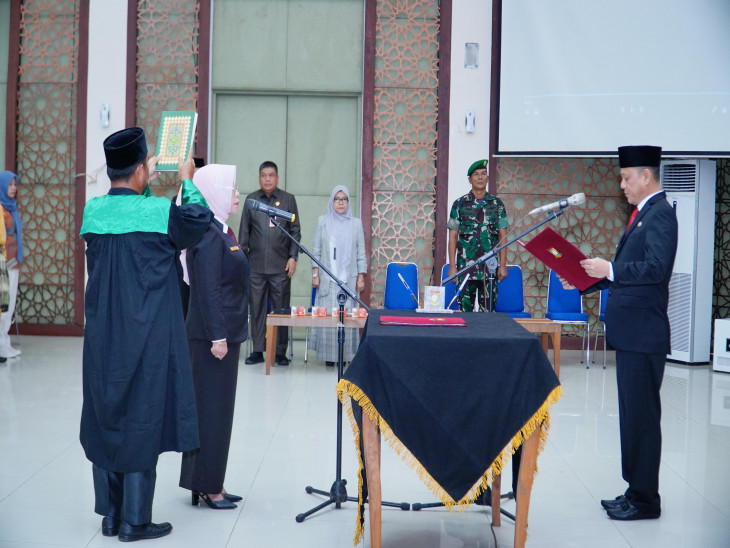 Hambali Lantik Ramlah Sebagai  Pj Sekda Kampar