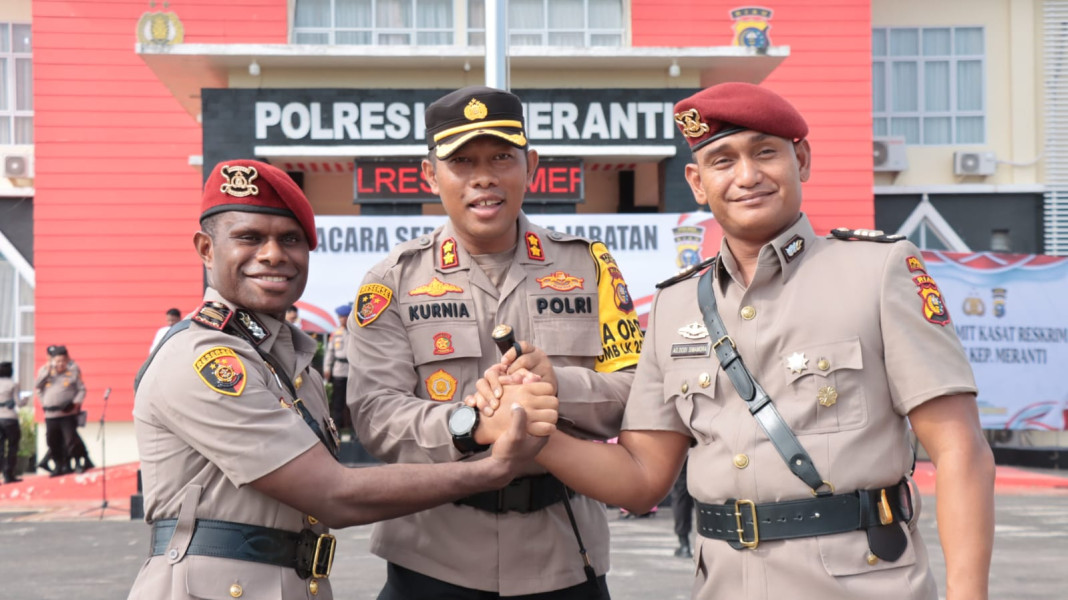 Kapolres Kepulauan Meranti Pimpin Upacara Sertijab Kasat Reskrim Kapolres Kepulauan Meranti Pimpin Upacara Sertijab Kasat Reskrim