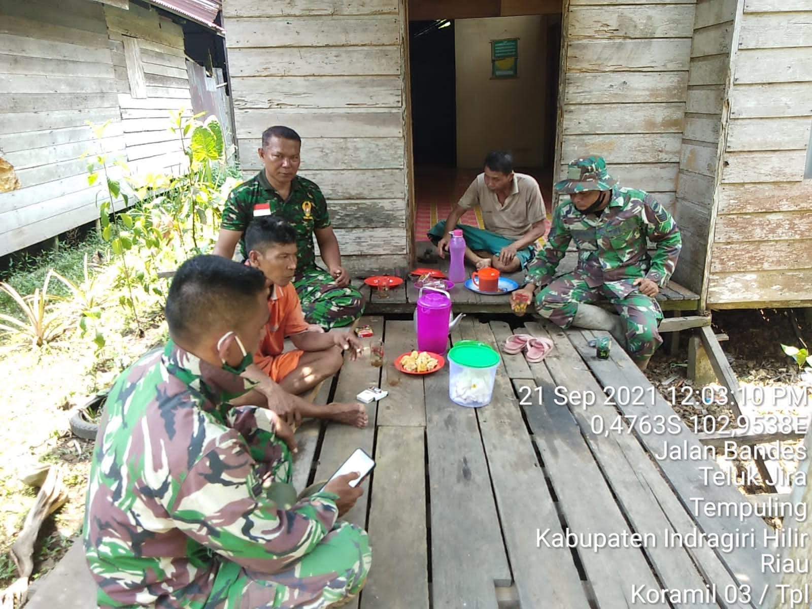 Makan Siang bersama, Wujud Kebersamaan TNI dan Warga Diwilayah Koramil 03/Tempuling