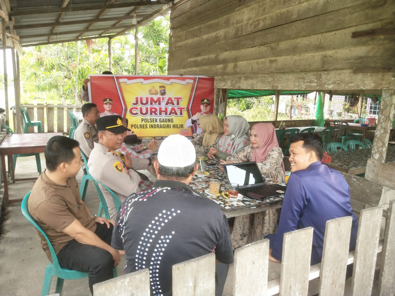 Tampung Aspirasi Masyarakat Melalui Jumat Curhat Bersama Kapolsek Gaung Dalam Masa Kampanye Pilkada Riau 2024 yang Damai dan Kondusif