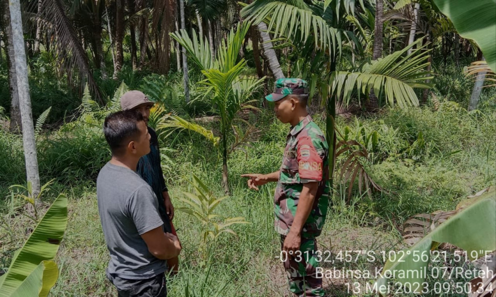Babinsa Koramil 07/Reteh Sosialisasi Karhutla di Binaan