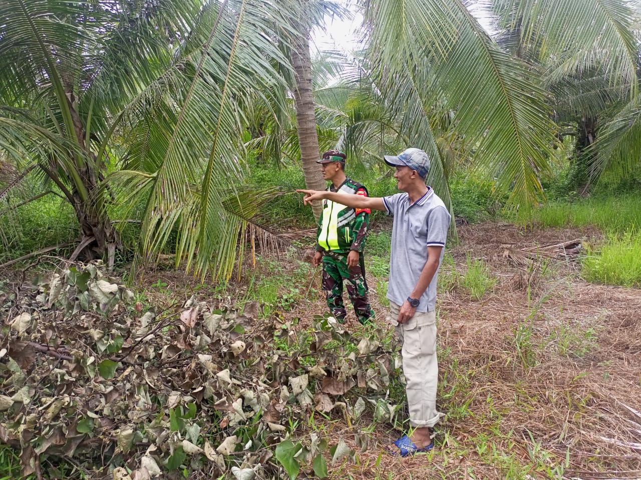 Babinsa Koramil 04/Kuindra Bersama MPA Sosialisasi dan Patroli Karlahut