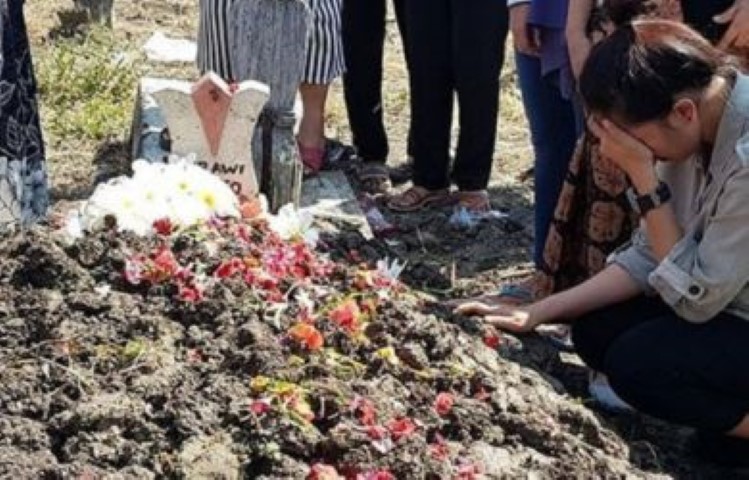 Kabar Duka, Ayahanda Erie Suzan Meninggal Dunia