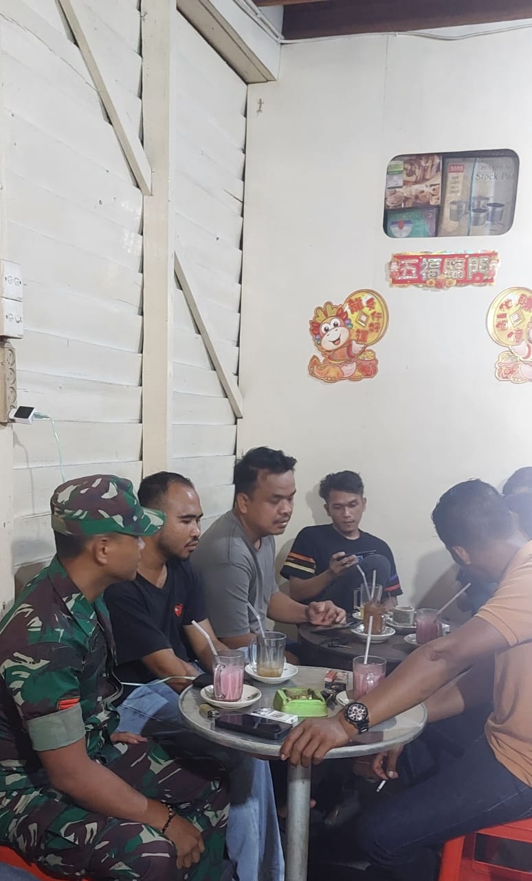 Manfaakan Kedai Kopi Babinsa koramil 05/Gas Komsos Dengan Warga Binaan