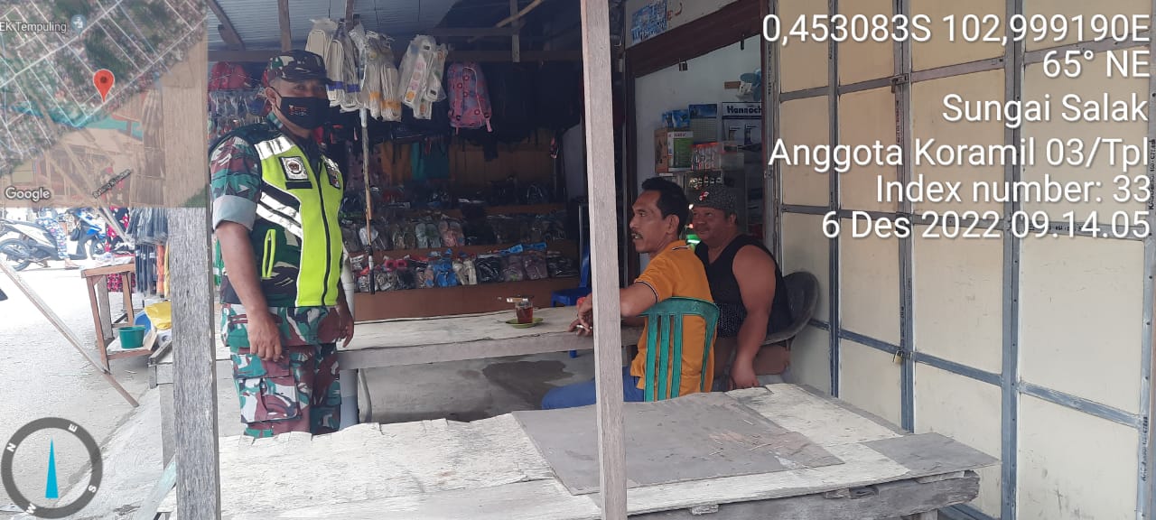 Patroli dan Komsos di Pasar Tradisional Babinsa Koramil 03/Tempuling