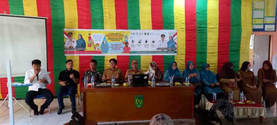 Danramil 04/Kuindra Dampingi Crash Program Imunisasi Polio