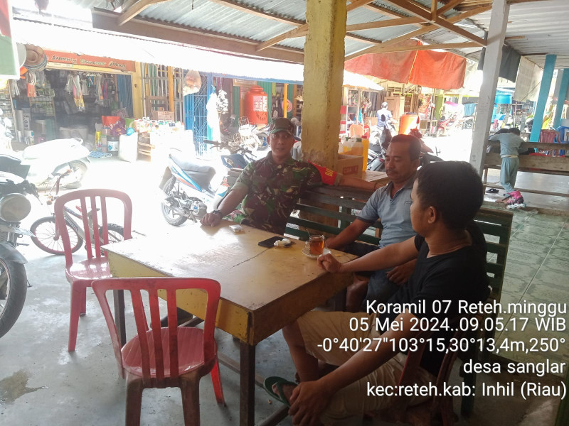Koramil 07/Reteh Jalin Silaturahmi dan Kebersamaan Melalui Komsos Dengan Masyarakat