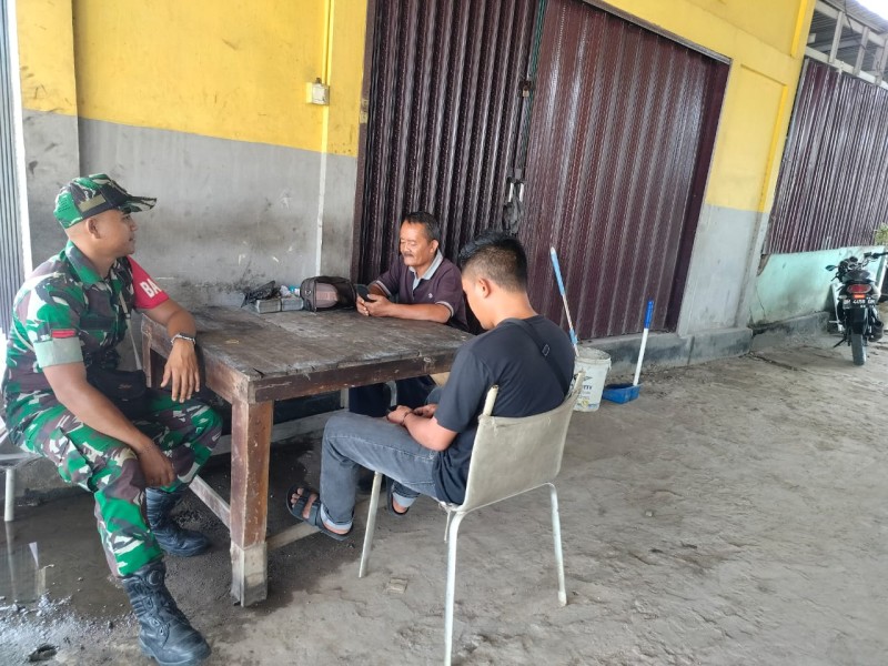 Babinsa Koramil 07/Reteh: Mari Kita Tingkatkan Komunikasi dan Hubungan Silaturahmi