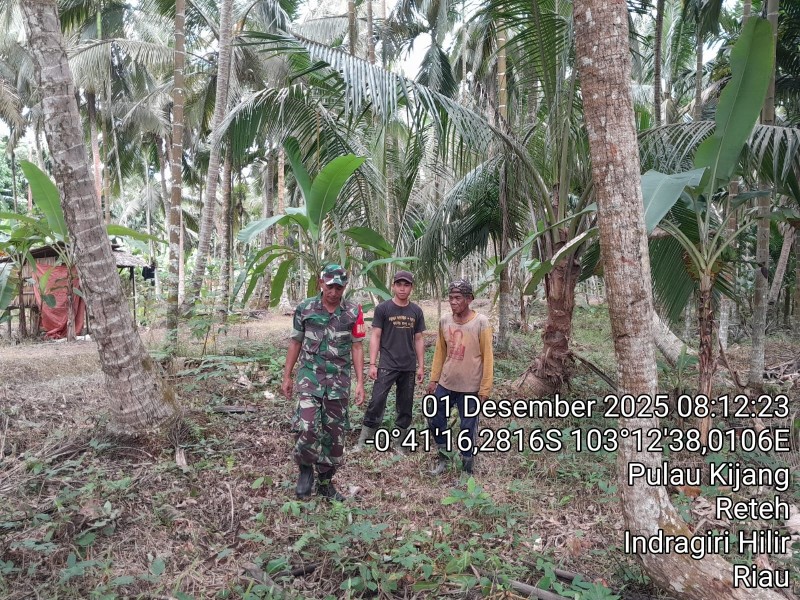 Babinsa Pelda Nofiandi Rutin Patroli Tapal Batas Di Kelurahan Pulau Kijang