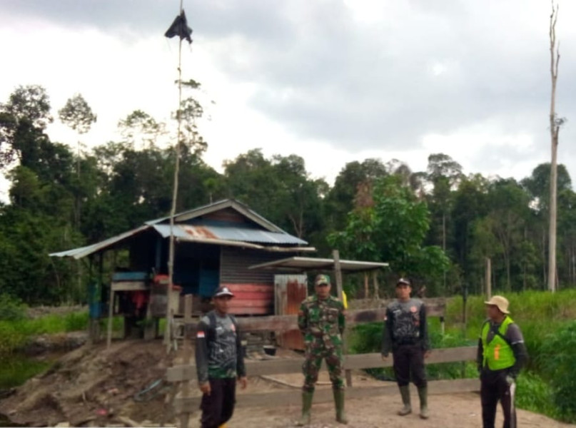 Babinsa Koramil 05/Gas Pratu Sandi Wahyudi Rutin Laksanakan Patroli Karhutla di Binaan