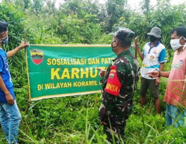 Babinsa Koramil 04/Kuindra Lakukan Komsos dan Patroli Karhutla