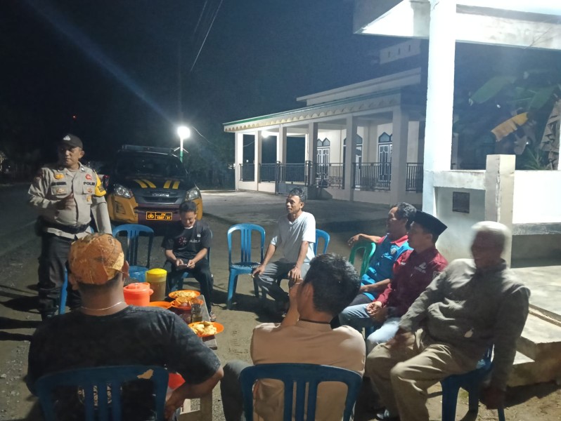 Bhabinkamtibmas Aiptu HD Sitorus Pimpin Ronda Malam di Kemuning