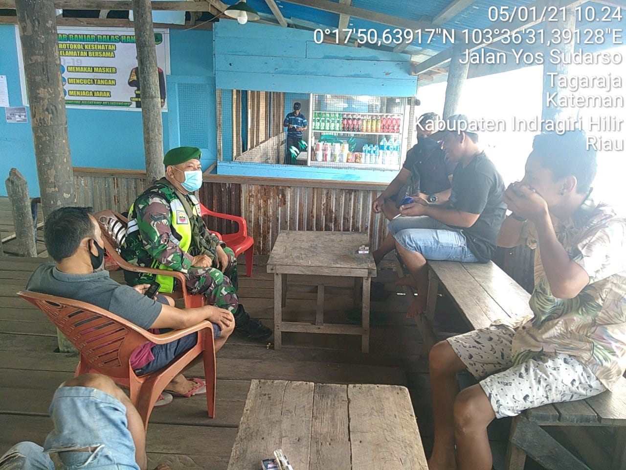 Sertu J Pasaribu Lakukan Komsos Bersama Masyarakat