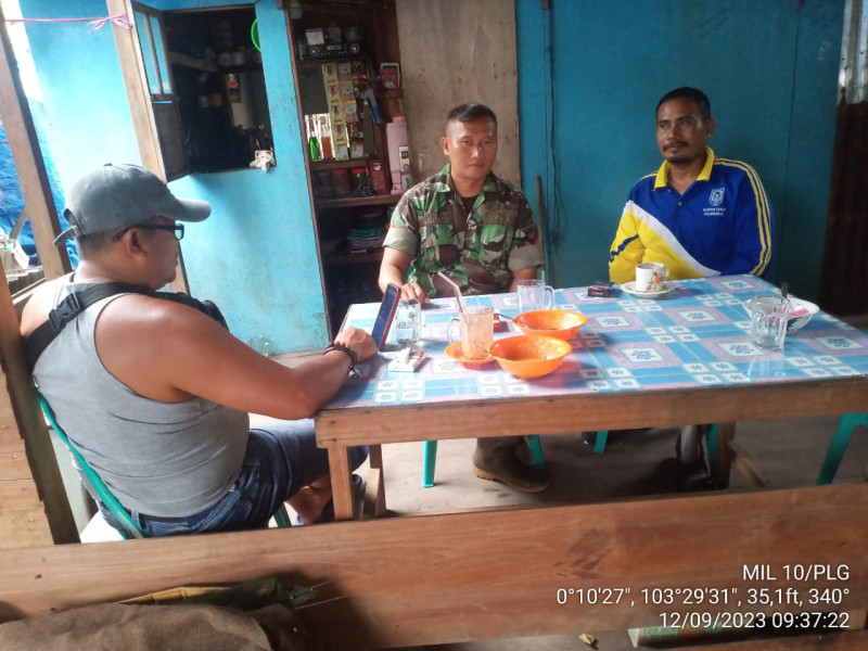 Babinsa Koramil 10/Pelangiran Terus Upayakan Permasalahan Yang Ada di Binaan