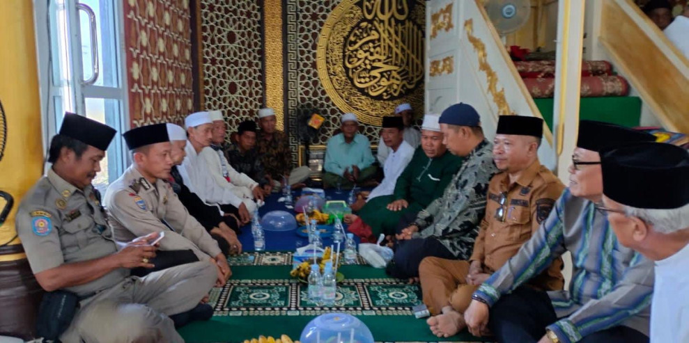 Hadiri Isra Miraj, Kanit Binmas Polsek Enok Himbau Jemaah untuk Hindari Politik Uang