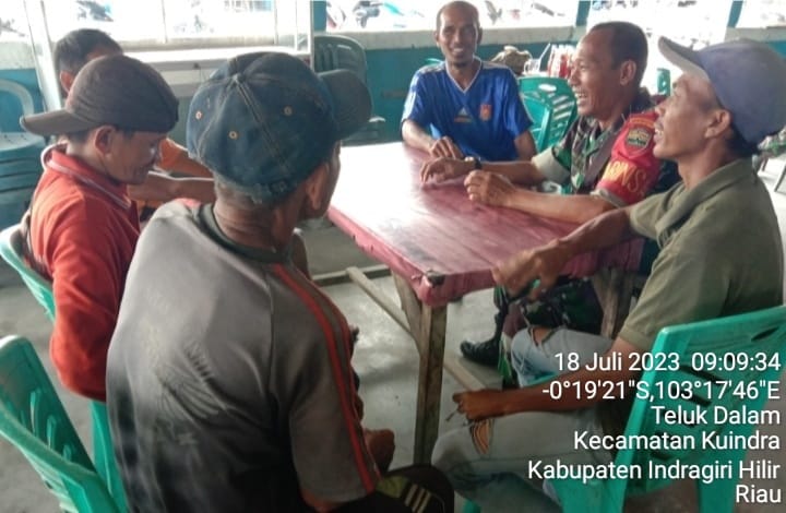 Babinsa Koramil 04/Kuindra Himbau Warga Untuk Menghindari Pengaruh Narkoba