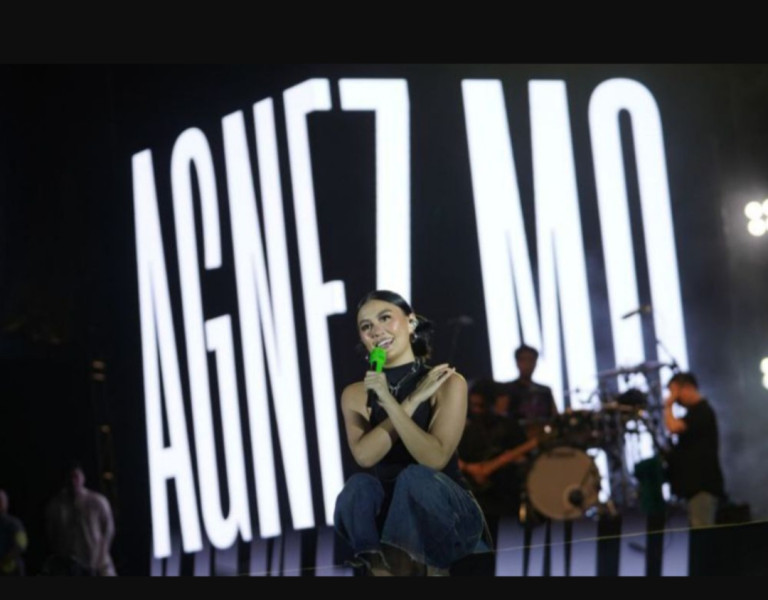 Agnez Mo Hipnotis Ribuan Warga di Perayaan Malam Puncak HUT ke-67 Provinsi Riau