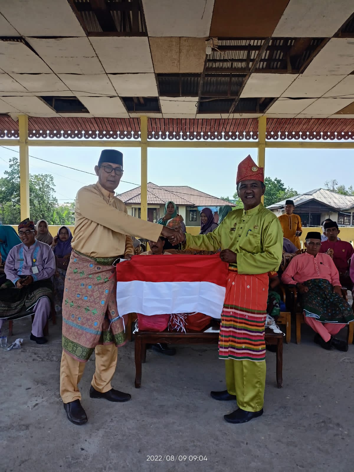 Semarakkan HUT RI ke-77, Sambu Group Bagikan 600 Lembar Bendera Merah Putih
