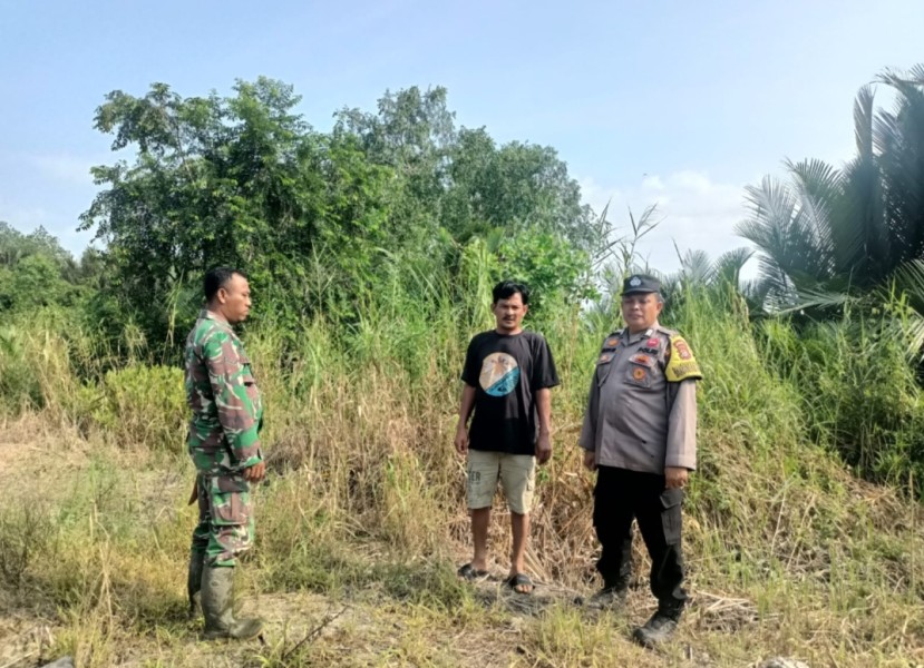 Sinergitas Babinsa, Masyarakat, dan Polri: Patroli Karhutla Berjalan Sukses di Wilayah Koramil 07/Reteh