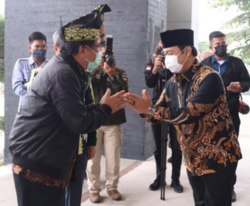 Ketua DPRD Riau Sambut Kedatangan Menteri ATR/BPN