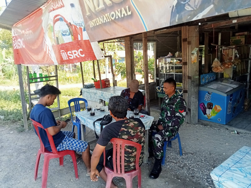 Babinsa Desa Pancur Koramil 09/Kmg Jalin Silaturahmi Antar Sesama Di Binaan