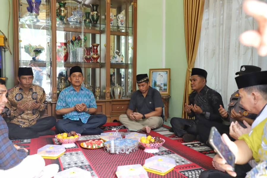 Letda Arm Muchazzar dan Anggota Dampingi Kunker Dandim 0314/Inhil dan Pj Bupati di Kecamatan Kempas