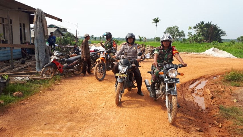 Cegah Bahaya Karhutla Polsek dan Koramil 03/Tempuling Patroli Bersama 