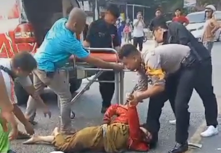 Jalinsum Kembali Makan Korban, Sepeda Motor VS Foso, 2 Pengendara Sepeda Motor Tewas Ditempat