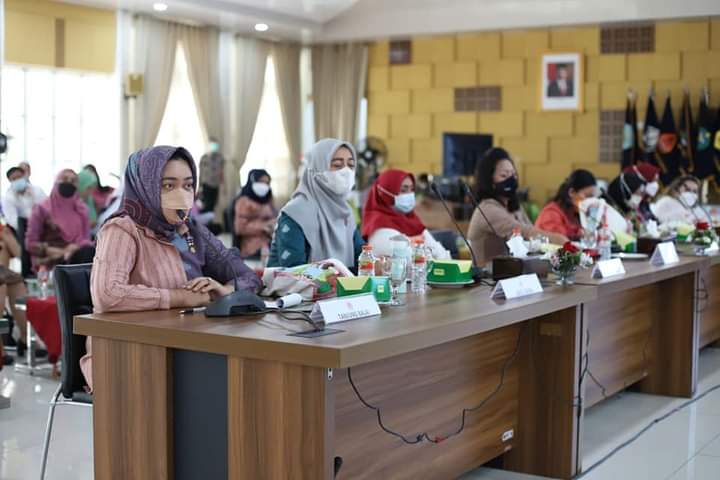 Ketua Dekranasda Tanjungbalai Mengikuti Raker Dekranasda Sumut