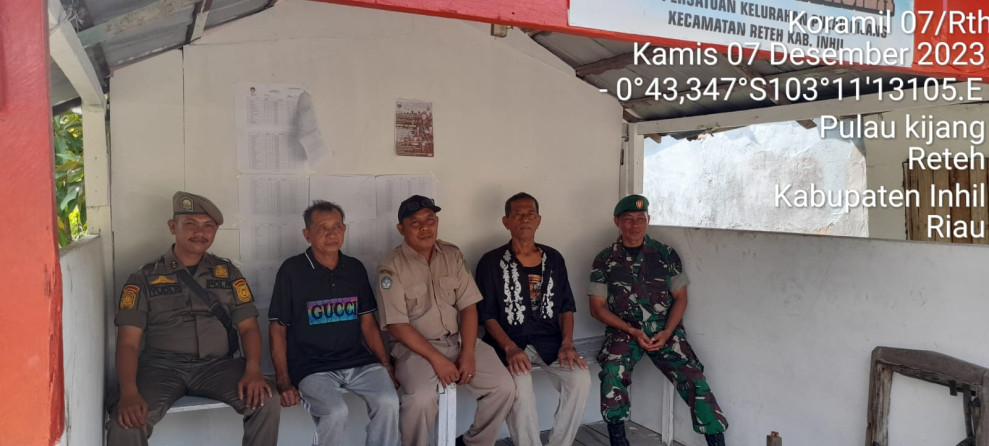 Di Kampung Pancasila, Koramil 07/Reteh, Serda M. Tahir Turun Ke Wilayah Untuk Menjalin Silaturahmi dan Hubungan Baik Antar Sesama