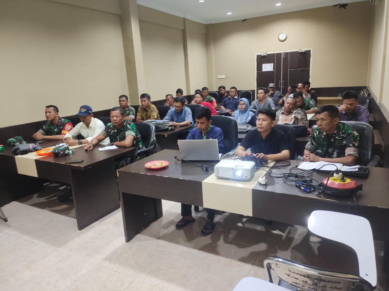 Danramil 07/Reteh Dampingi Para Petani Ketahanan Pangan