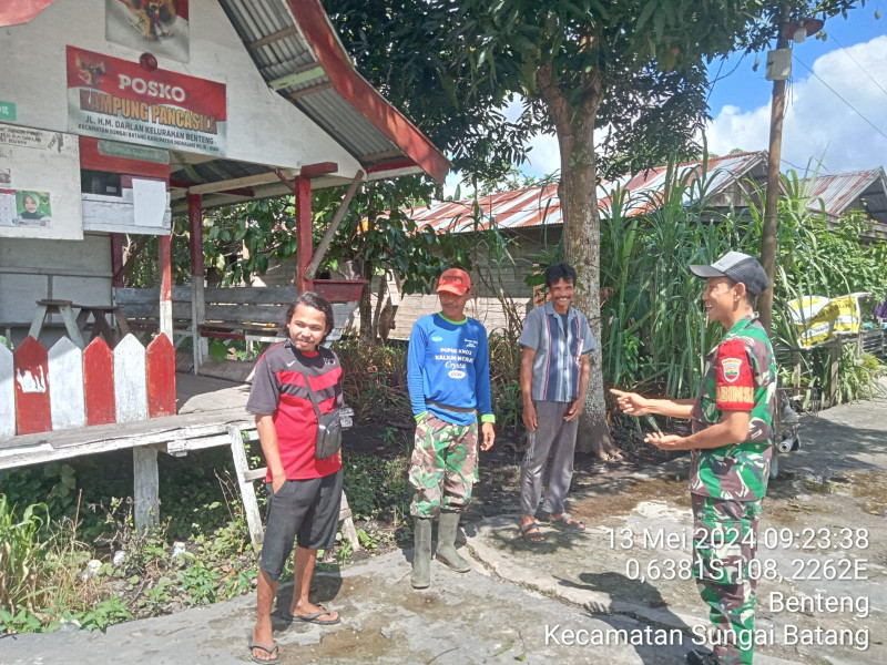 Koramil 07/Reteh Giat Lakukan Komsos Guna Jalin Silaturrahmi dan Kebersamaan
