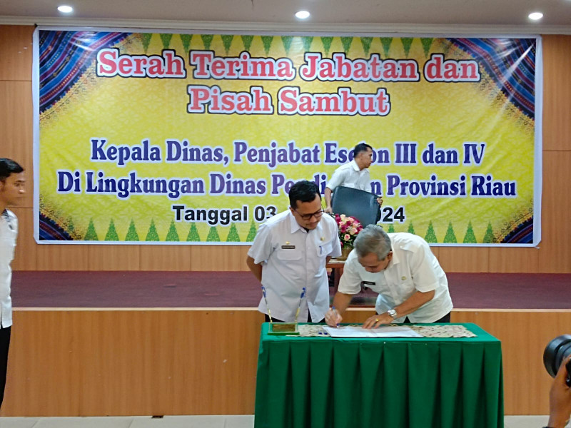 Kamsol Tetap Bersedia Menyumbang Pikiran Demi Kemajuan Pendidikan di Riau