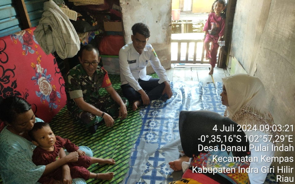 Lakukan Komsos, Babinsa Koramil 03/Tpl Sambangi Kediaman Warga Binaan