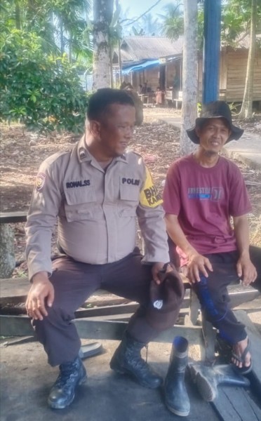 Antisipasi Kerawanan Kamtibmas Personel Polsek Enok Intens Lakukan Kegiatan Sambang warga