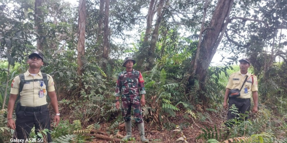 Babinsa Koramil 05/Gas Pratu Hafis Patroli Menjadi Prioritas Di Wilayah Rawan Karlahut