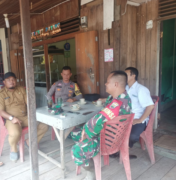 Judi Online Rambah Semua Usia Bhabinkamtibmas Gandeng Babinsa Hingga Kades Duduk Bersama Untuk Memberantasnya