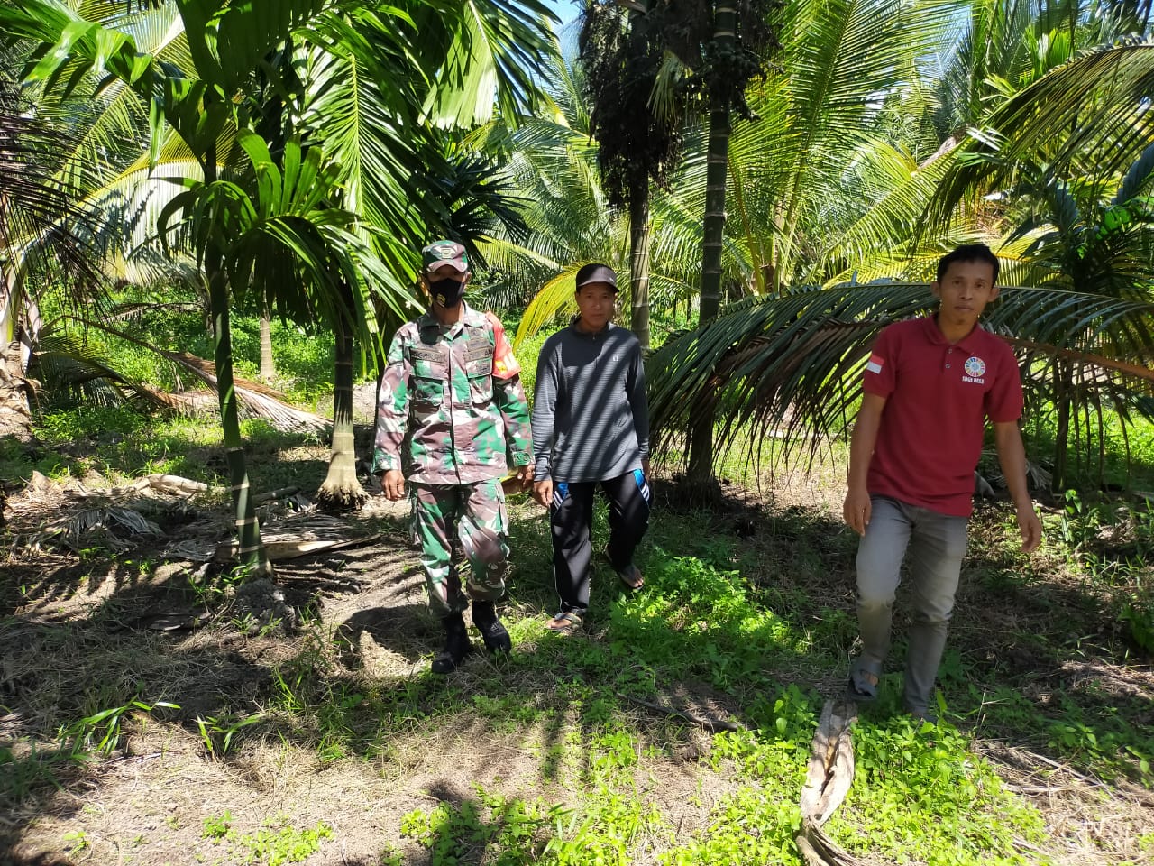 Babinsa Koramil 04/Kuindra Terus Rutinkan Patroli dan Sosialisasikan Bahaya Karhutla