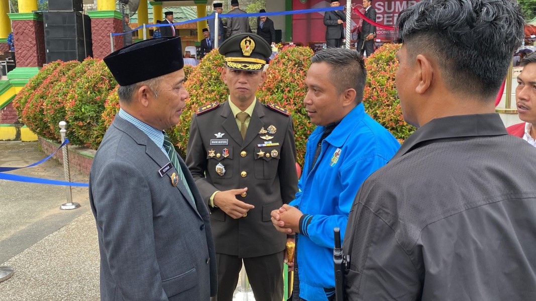 Peringatan Hari Sumpah Pemuda ke-97, Ketua KNPI Inhil: Moment Ini Saya Sampaikan Kepada Bupati Tentang Aspirasi Pemekaran Selatan dan Utara Peringatan Hari Sumpah Pemuda ke-97, Ketua KNPI Inhil: Moment Ini Saya Sampaikan Kepada Bupati Tentang Aspirasi Pemekaran Selatan dan Utara