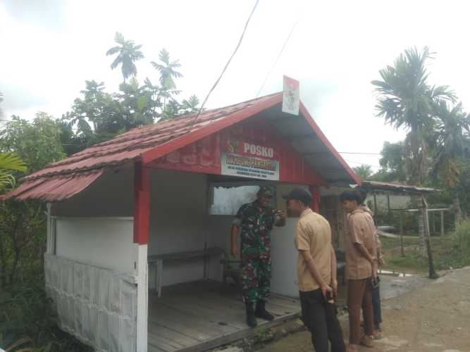 Koramil 07/Reteh Lakukan Komsos Bersama Siswa SMU Negeri 1 di Wilayah Kampung Pancasila