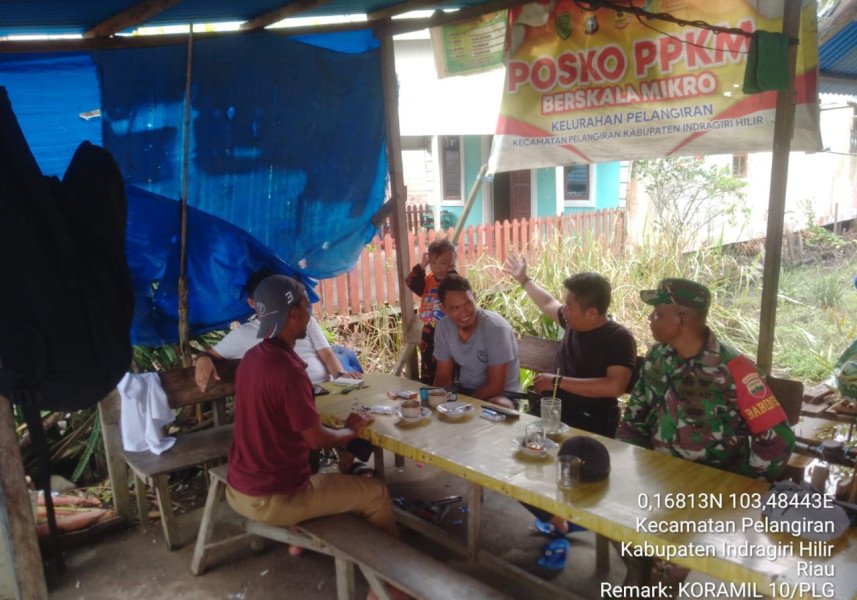 Berikan Pencerahan Bersama Babinsa Koramil 10/Pelangiran Demi Berikan Sosialisasi Tentang Paham Radikal dan Bahaya Terorisme