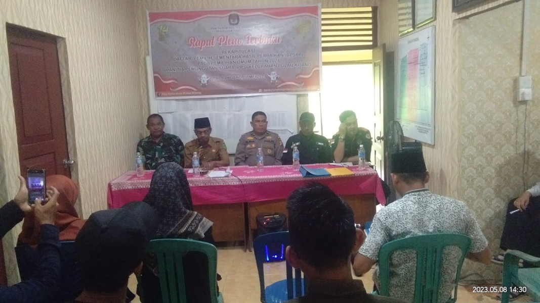 Pelaksanaan Rapat Pleno Terbuka Rekapitulasi Daftar Pemilih Hasil Perbaikan DPS Yang Didampingi Babinsa