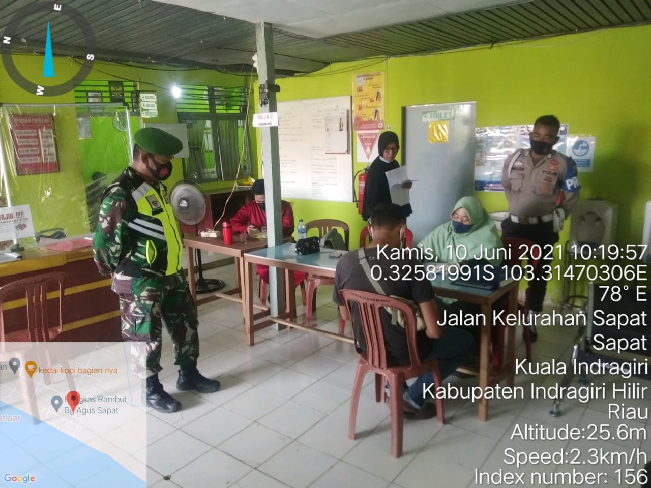 Personil Koramil 04/Kuindra Rutin Lakukan Penegakan Prokes di Concong Dalam