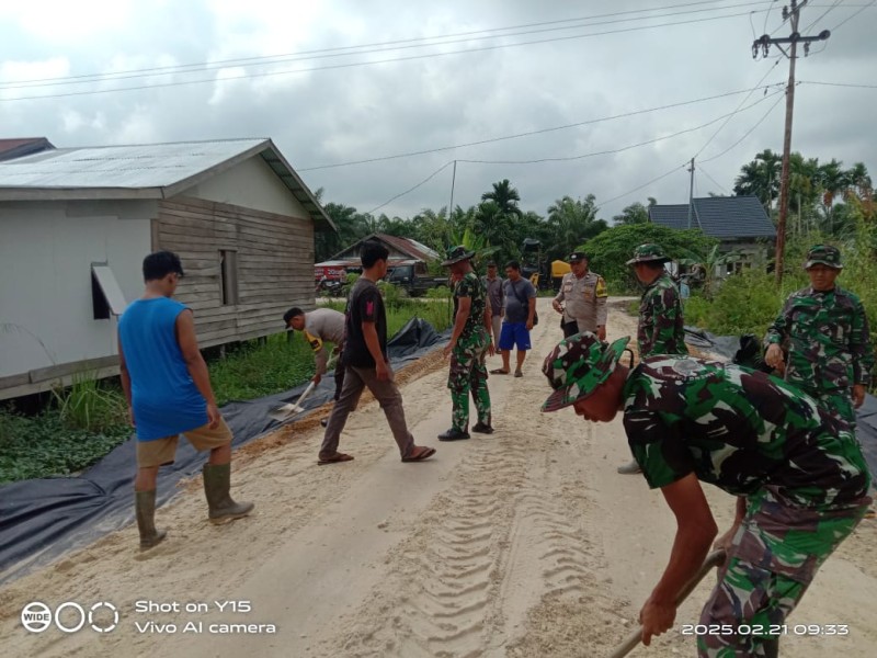 Berpacu Dengan Waktu, Satgas TMMD  Kodim 0314/Inhil Pembangunan Badan Jalan Terus Gencar Di Kerjakan