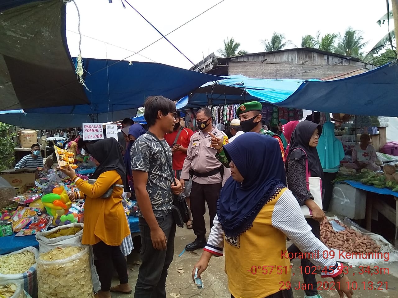 Pasar Selensen Kembali Jadi Sasaran Penegakan Protkes Oleh Koramil 09/Kemuning