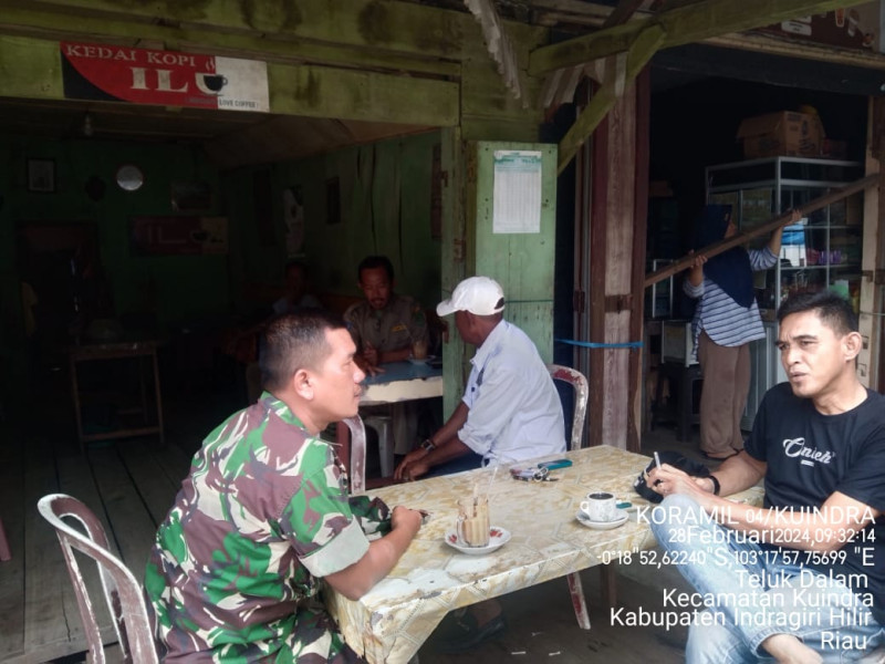 Demi Kenyamanan Kampung, Babinsa Koramil 04/Kuindra Wujudkan Kepedulian Terhadap Masyarakat