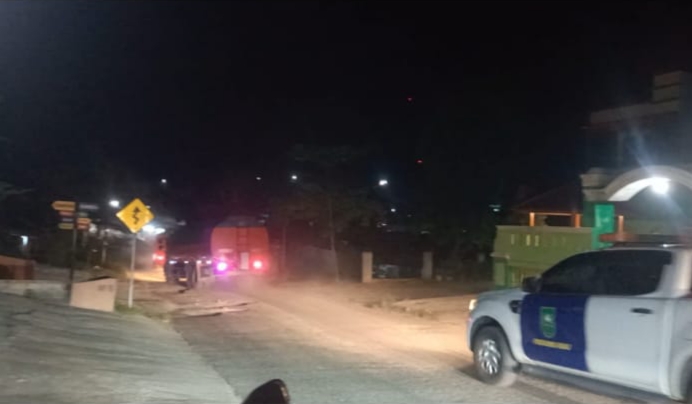 Truck Odol Ngejek, Baru Selesai Habis Razia, Dua Truck Odol beriringan Melintas Didepan Dishub