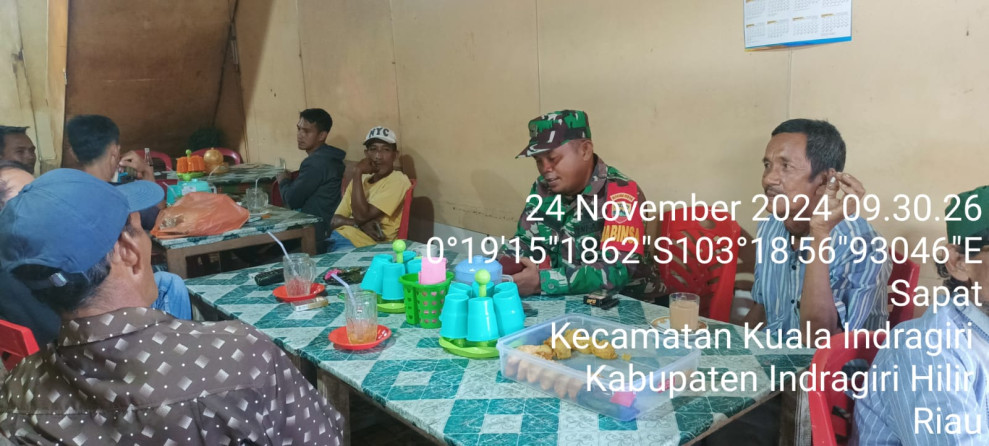 Wujudkan Kerukunan Antar Sesama Melalui Komsos Dengan Babinsa Koramil 04/Kuindra