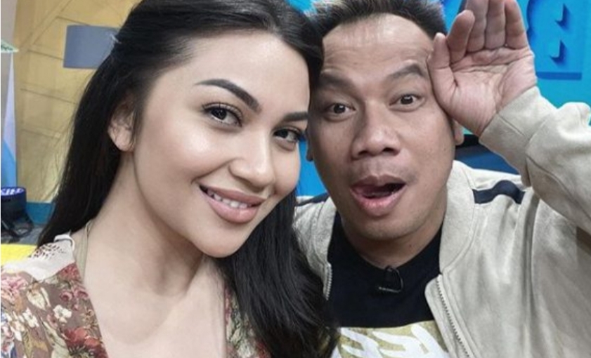 Ariel Tatum Posting Foto Berdua Vicky Prasetyo, Fans Gak Rela